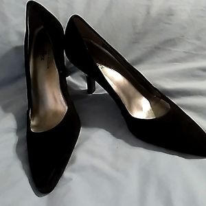 Anne Klein Iflex 7.5 black heels